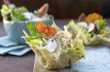 Salad in a Parmesan basket Salad in a Parmesan basket