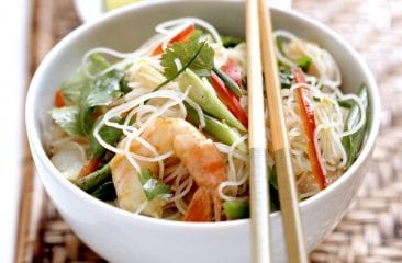 Glass noodle salad with prawns