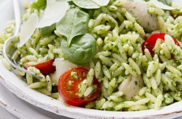 Orzo salad with chicken and pesto