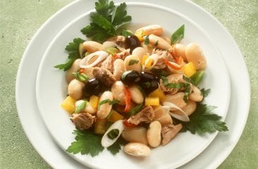 Tuna salad with white beans