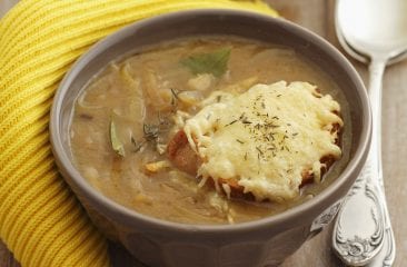 Onion soup with cheesy toasts