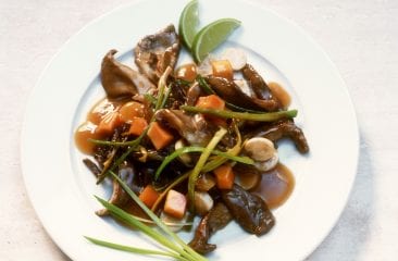 Beef fillet with oyster mushrooms and papaya Beef fillet with oyster mushrooms and papaya