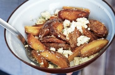 Farmer chips with feta and thyme