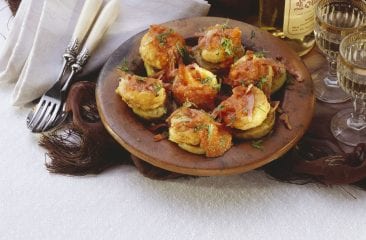 Baked eggs on aubergine slices with bacon Baked eggs on aubergine slices with bacon