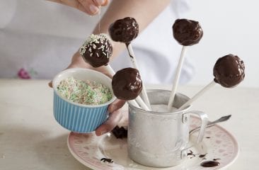 Vegan carrot cake lollipops Vegan carrot cake lollipops
