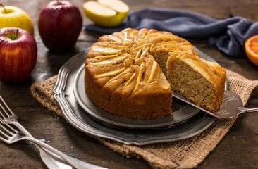Light apple cake