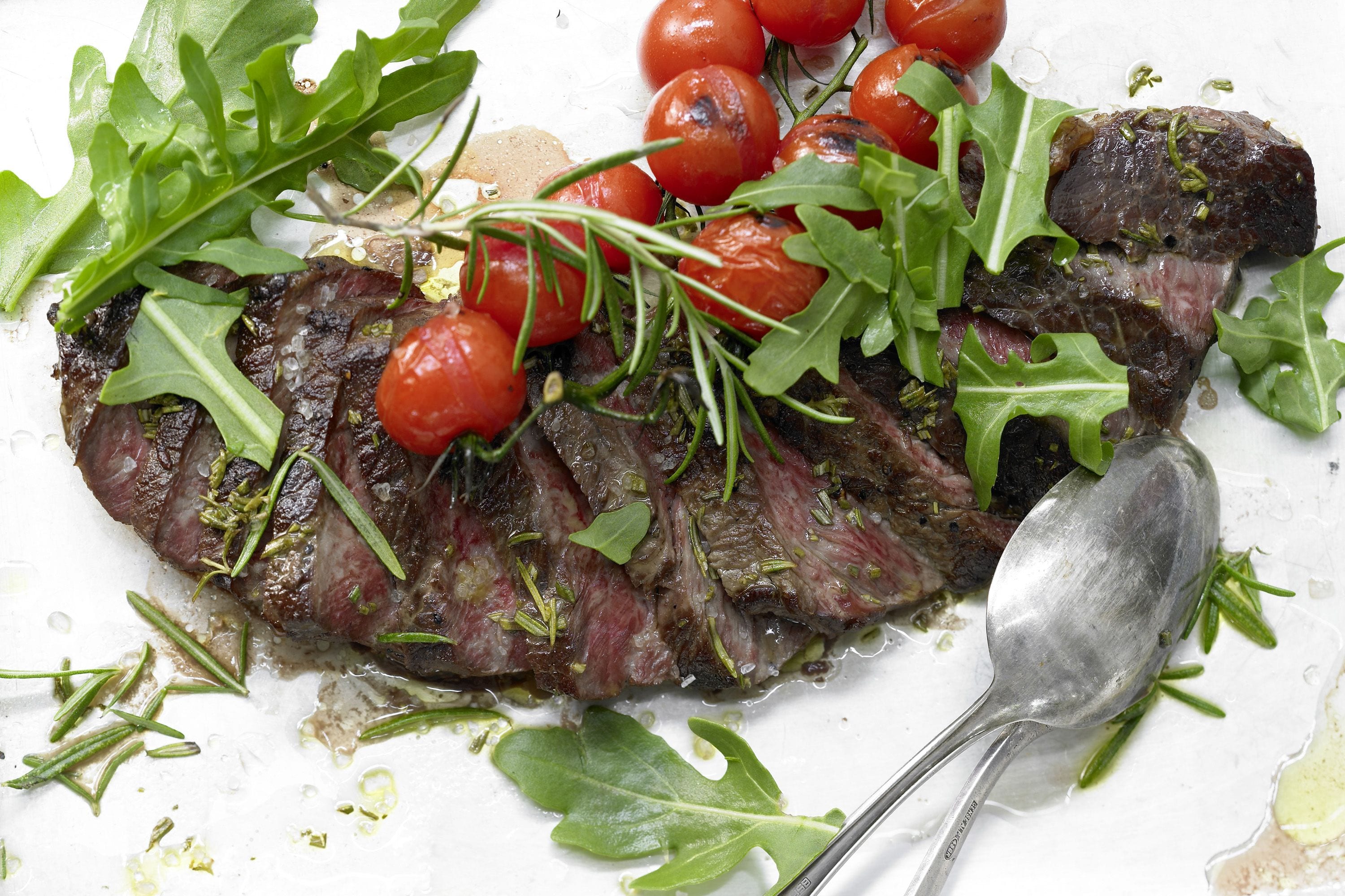 Rump steak with stewed tomatoes FreshMAG IE