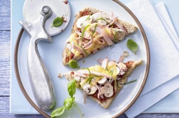 Italian wholegrain mini pizzas