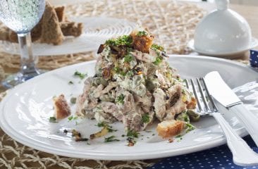 Meat salad with steak and capers