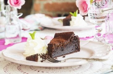 Flourless chocolate cake