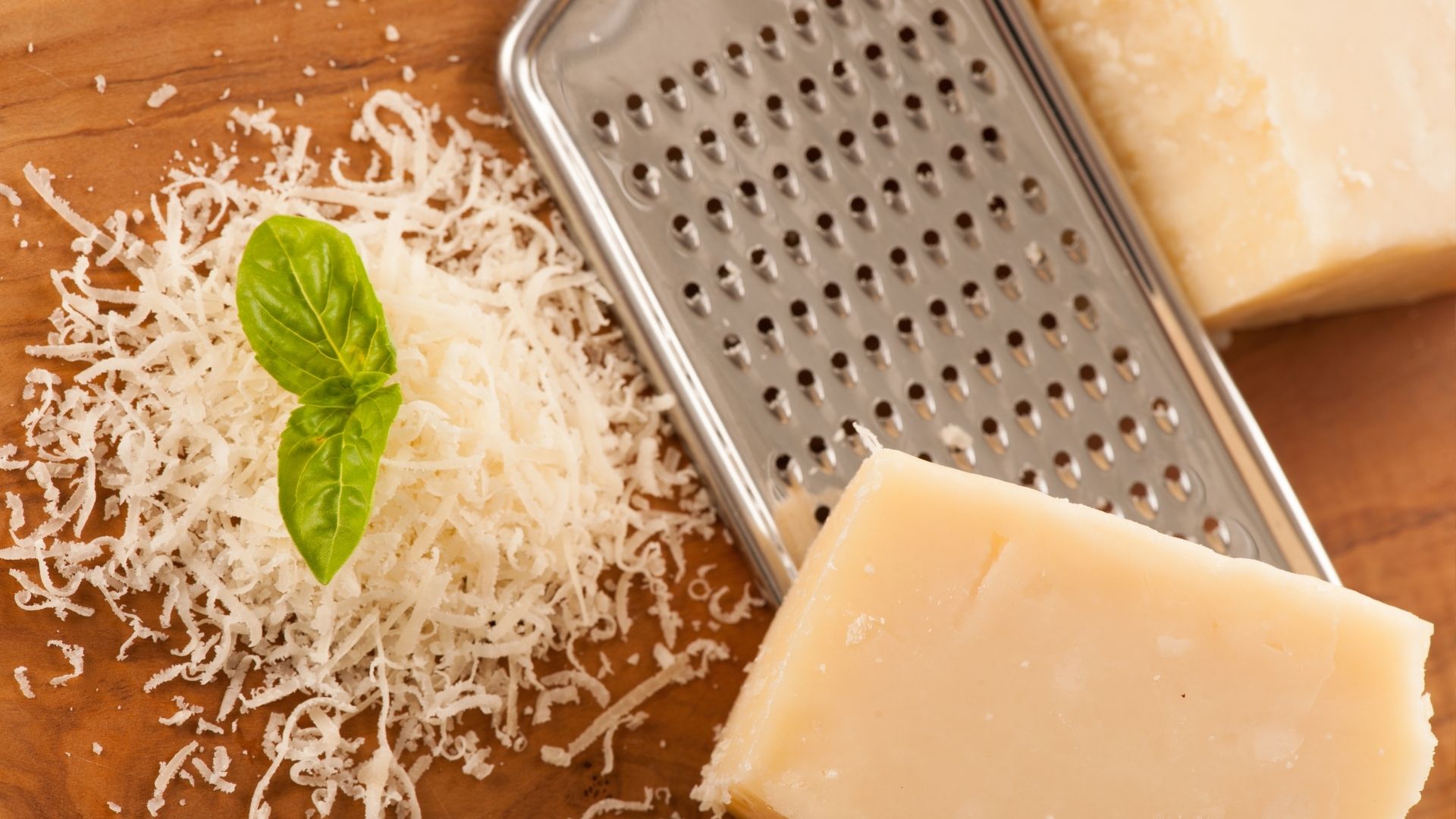 Cheese - how to keep it fresh for longer - FreshMAG