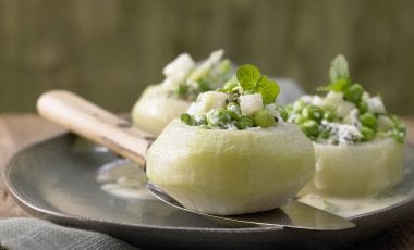 Kohlrabi with pea and cream cheese filling Kohlrabi with pea and cream cheese filling