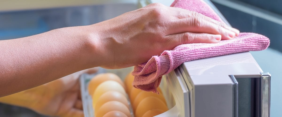 How to clean refrigerator 