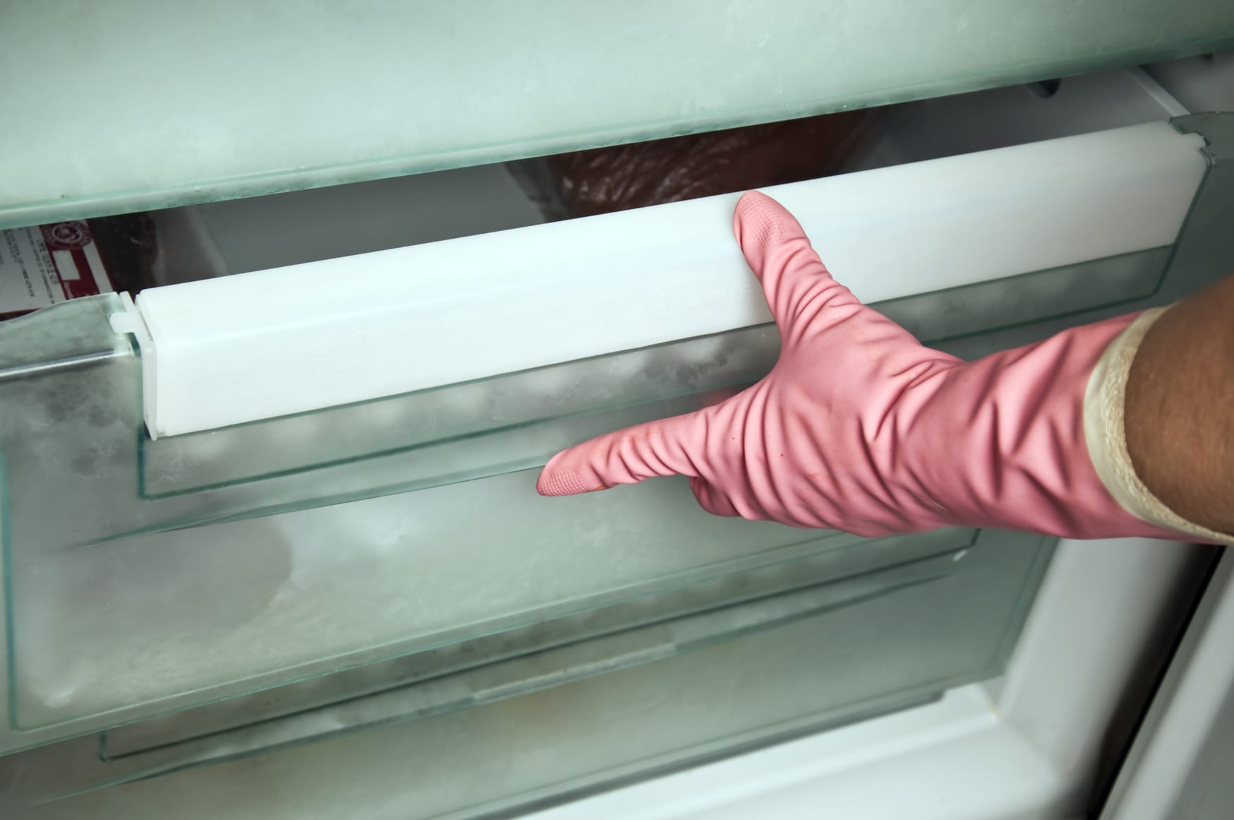 The easiest way to defrost a freezer