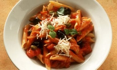 Pasta with tomatoes, capers and olives