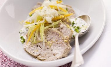 Horseradish meat with vegetables and chive dip