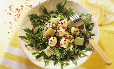 Rocket salad with mozzarella