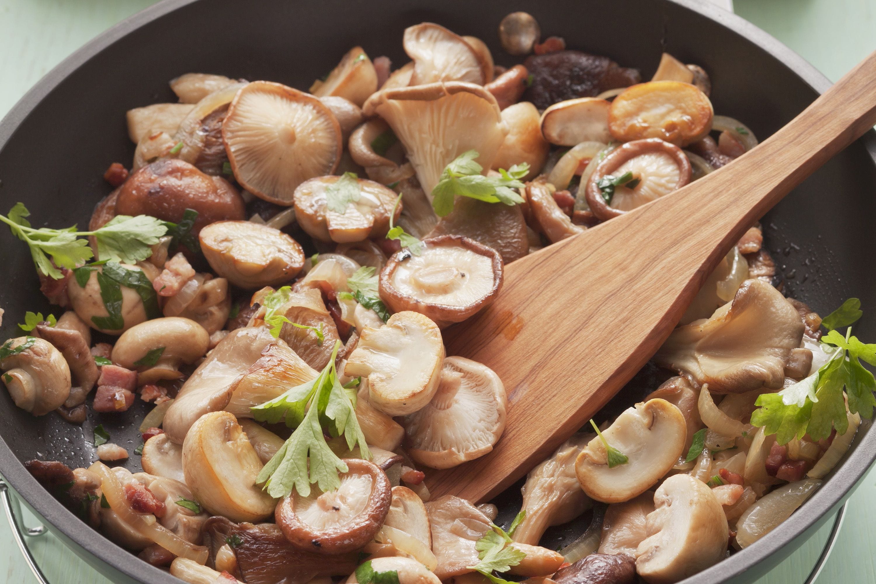Mushroom pan with three mushroom variations and bacon FreshMAG