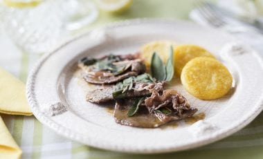 Veal escalopes with sage and ham