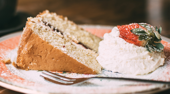 Victoria Sponge Slice