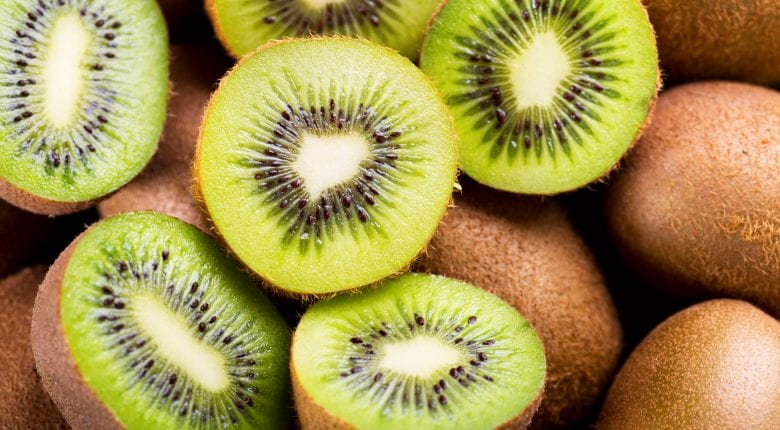 Fresh Kiwi fruit contain lutein and zeaxanthin