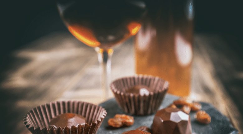 Dessert wine with sweet cupcakes