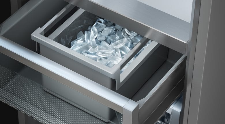 IceMaker automatic ice cube dispenser