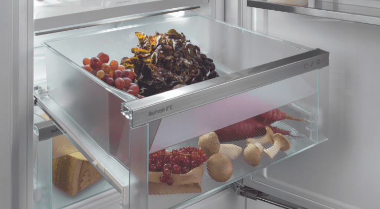 SoftCloseSystem fitness fridge