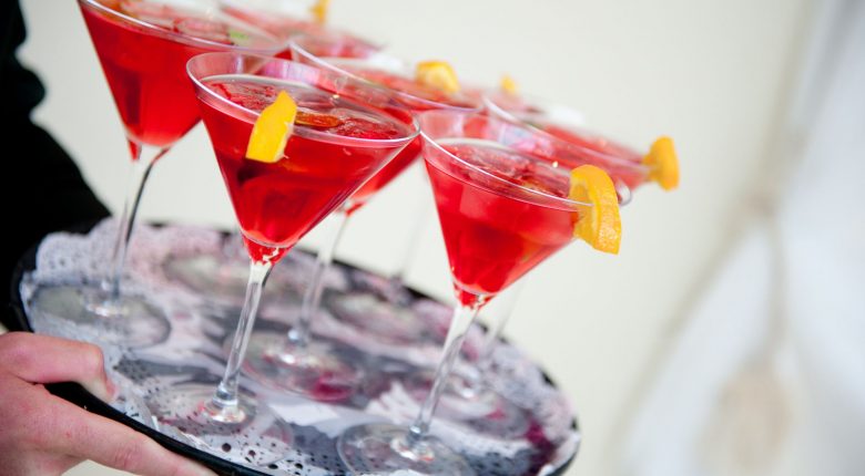 Cosmopolitan cocktails made with EasyTwist by Liebherr
