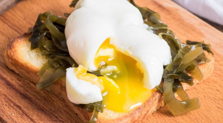 Seaweed with egg