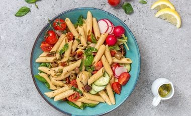 Салата с паста и зеленчуци Салата с паста и зеленчуци