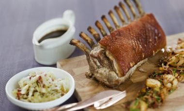 Печени котлети със зелева салата