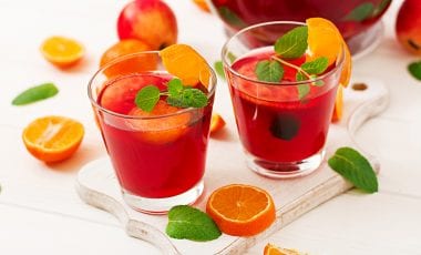 Сангрия – испанска напитка за българското лято