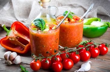Gazpacho – o supă răcoritoare pentru o vară fierbinte Gazpacho – o supă răcoritoare pentru o vară fierbinte