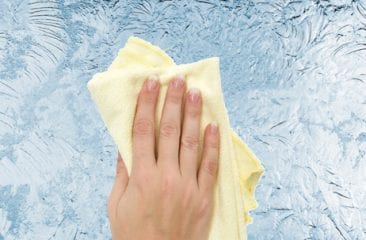 Cel mai simplu mod de a dezgheța congelatorul Cel mai simplu mod de a dezgheța congelatorul