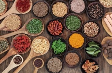 7 sfaturi pentru depozitarea optimă a mirodeniilor și a ierburilor aromatice 7 sfaturi pentru depozitarea optimă a mirodeniilor și a ierburilor aromatice