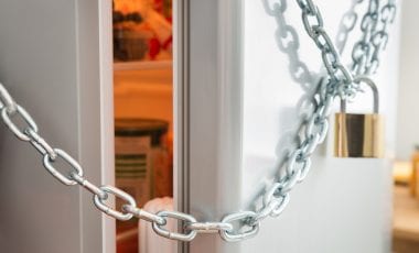 Păstrați alimentele în siguranță cu Liebherr și Organizația Mondială a Sănătății