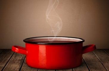 E bine să puneți mâncarea caldă în frigider? E bine să puneți mâncarea caldă în frigider?