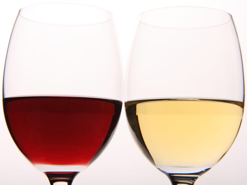 vinul alb mai ieftin decat rosu