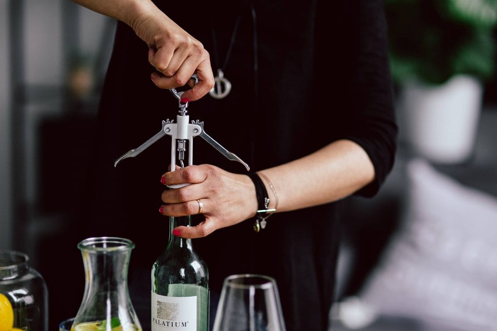 Combien De Temps Garder Un Cubi De Vin Ouvert Combien de temps pouvez-vous garder le vin lorsqu'il est ouvert