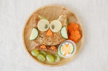 assiette de fruits et légumes pour enfant
