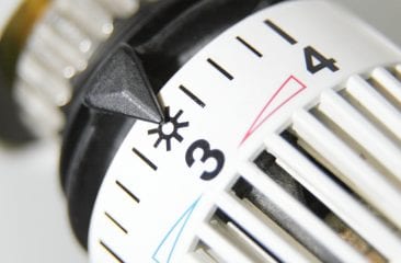 Perché i frigoriferi hanno degli elementi riscaldanti? Perché i frigoriferi hanno degli elementi riscaldanti?