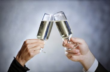 Champagne, semi-spumante, spumante e spumante di qualità: qual è la differenza? Champagne, semi-spumante, spumante e spumante di qualità: qual è la differenza?