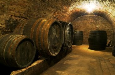 Barrique e altre botti. Perché si mette il vino in barrique? Barrique e altre botti. Perché si mette il vino in barrique?