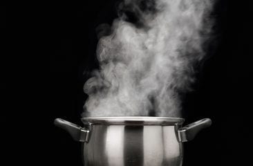 Gli alimenti caldi si possono riporre in frigo? Gli alimenti caldi si possono riporre in frigo?