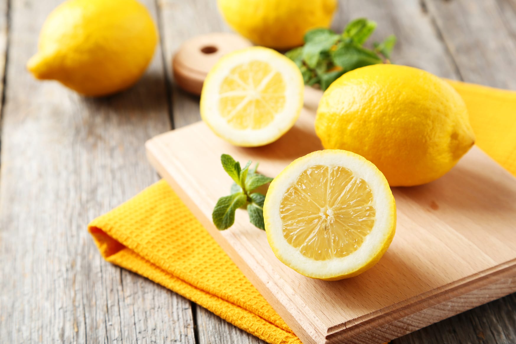 Il limone - Ottimo per la salute ed eccezionale alleato in casa - FreshMAG