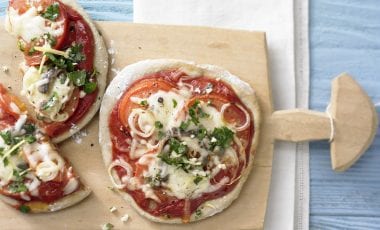 Roggen-Pizza mit Sardellen