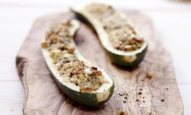 Zucchini mit Schafskäse und Kapern