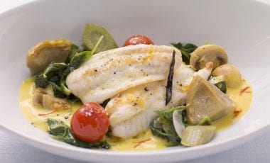 Seezunge mit Gemüse und Safransauce Seezunge mit Gemüse und Safransauce