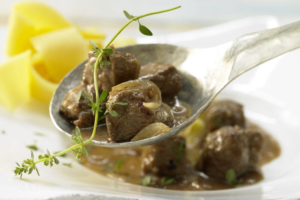 Zartes Rindfleisch aus dem Schmortopf - FreshMAG